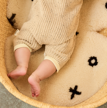 Load image into Gallery viewer, NOUGHTS &amp; CROSSES PRINT SNUGGLER