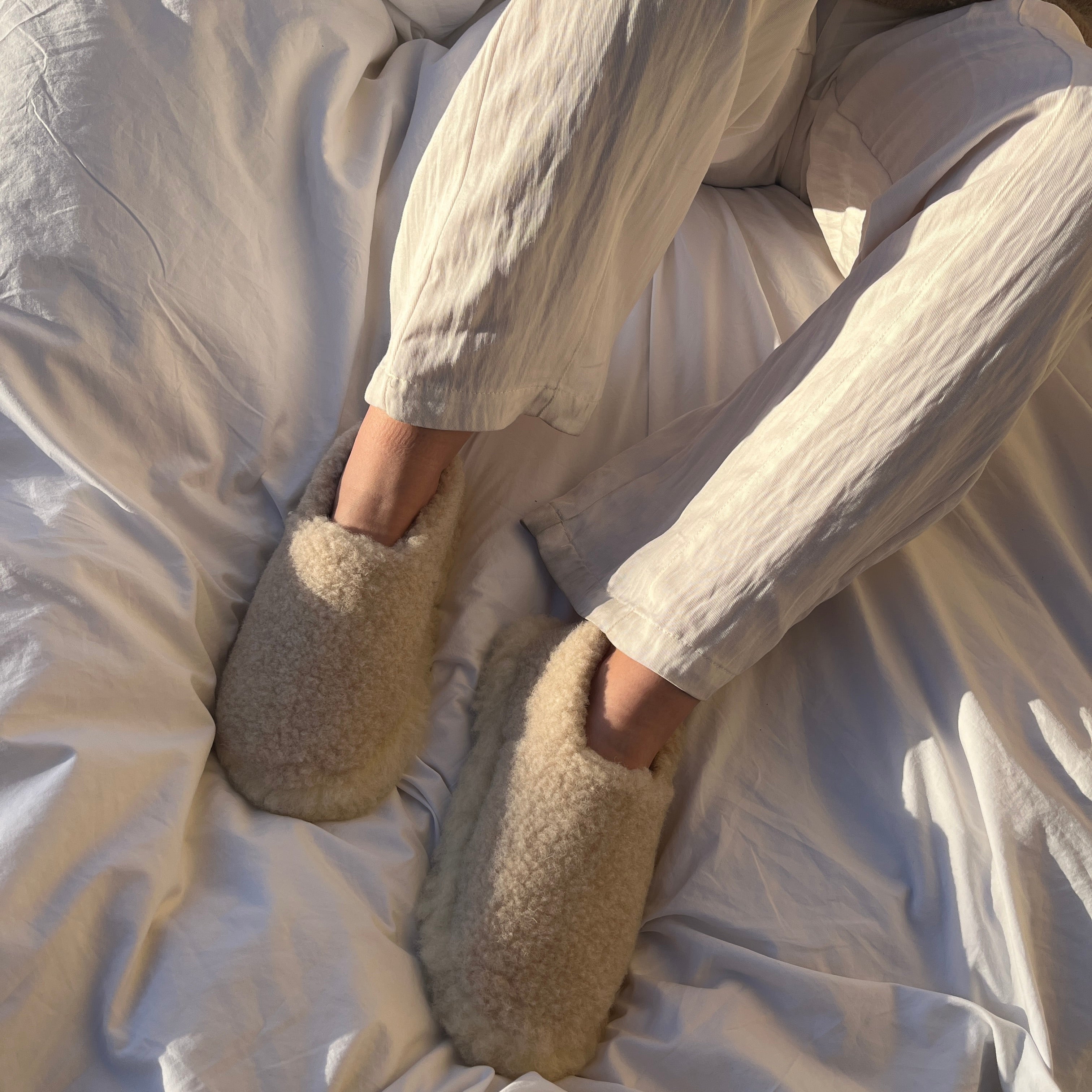BINIBAMBA Peanut mama snuggle Slippers