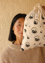 Load image into Gallery viewer, SELFRIDGES&amp;CO X BINI YIN YANG HAMPER