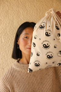 NEW! NEUTRAL YIN YANG SNUGGLER