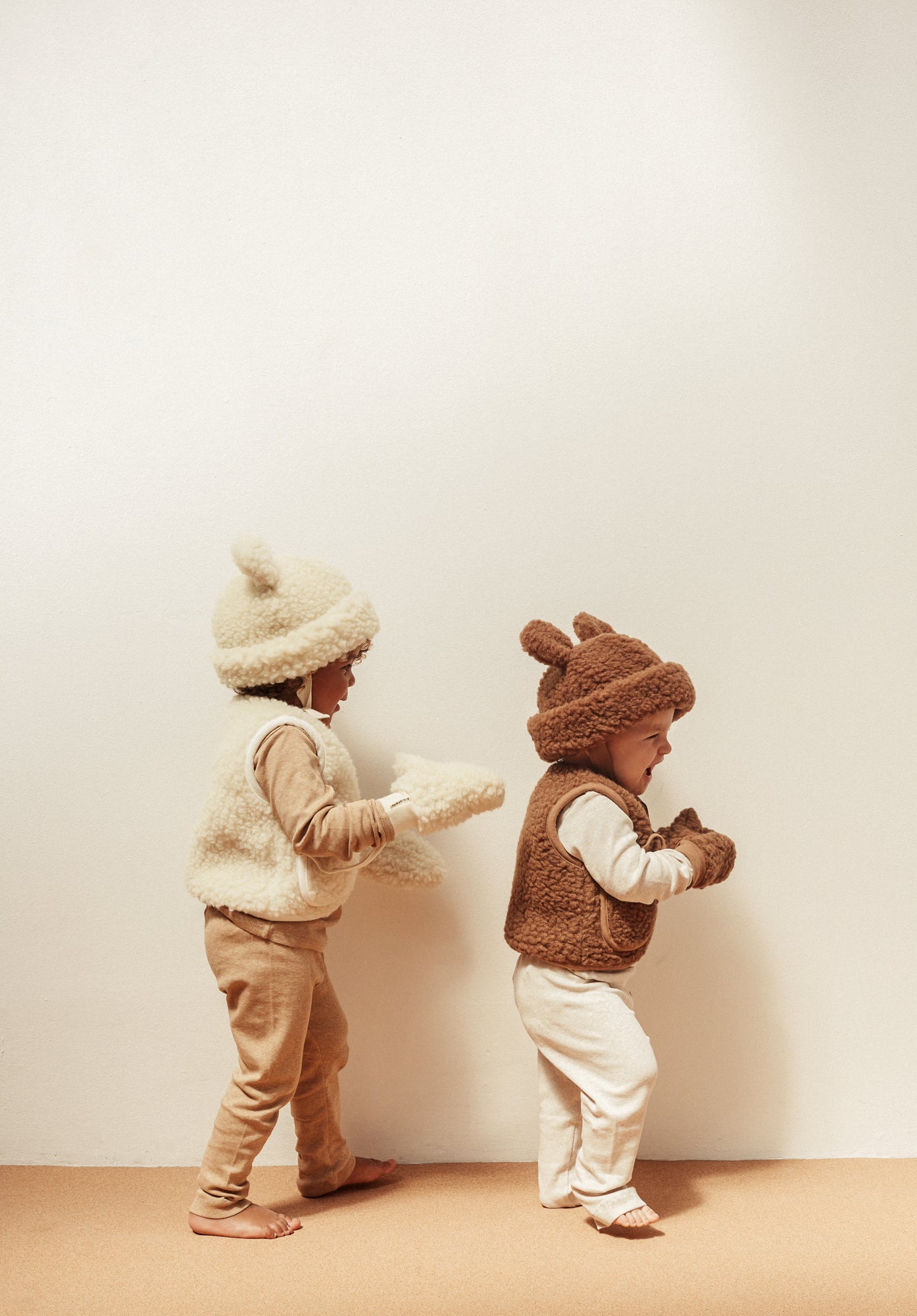 Baby bears Binibamba wool baby gloves with string